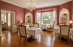 Magnolia Suite at The Beland—Charming Queen Retreat with Classic Comfort - Image 5