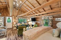 Spring Hill Farm - The Pampered Peacock - Image 4