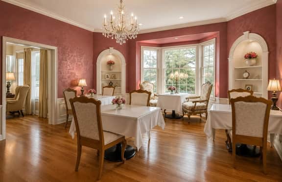 Magnolia Suite at The Beland—Charming Queen Retreat with Classic Comfort - Image 5