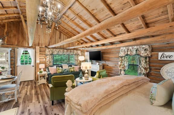 Spring Hill Farm - The Pampered Peacock - Image 4