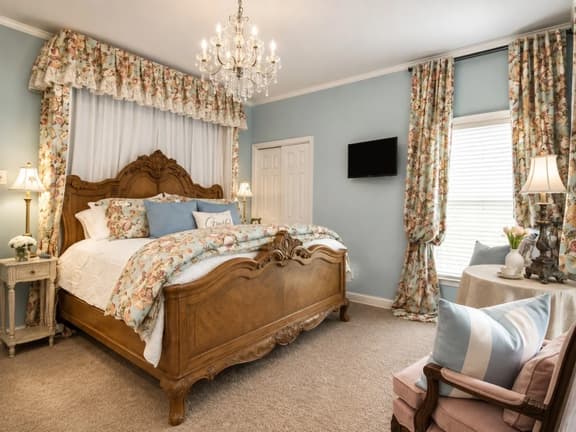 Beland Mansion-Treasured Mist suite! - Image 1