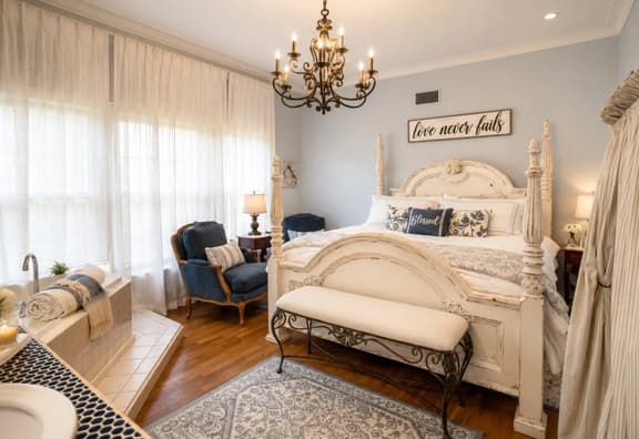 Relax in Luxury at The Beland’s Blue Jay Suite Retreat-Huge tub! - Image 1